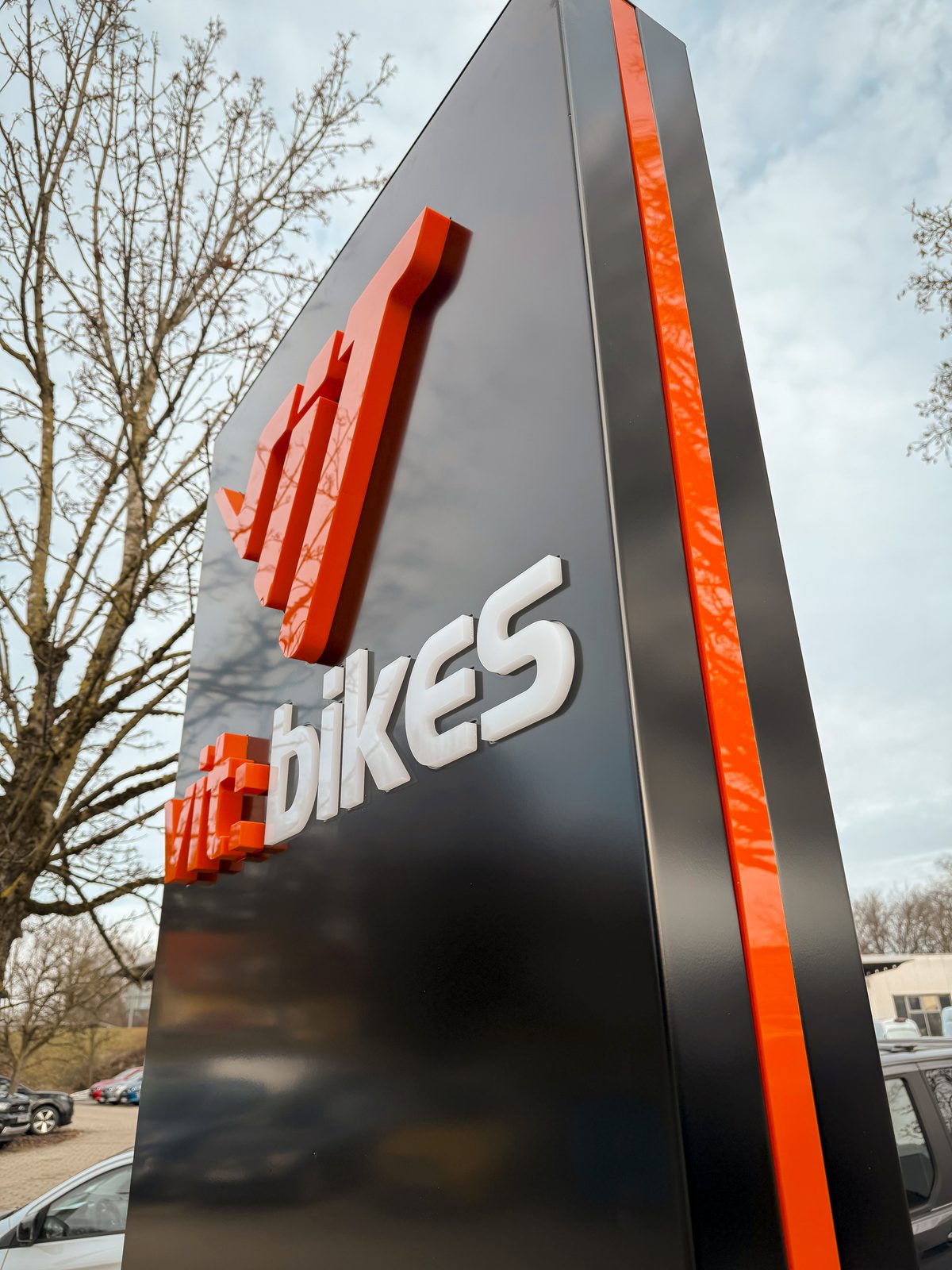 Hylon Werbepylon – mtbikes Autohaus